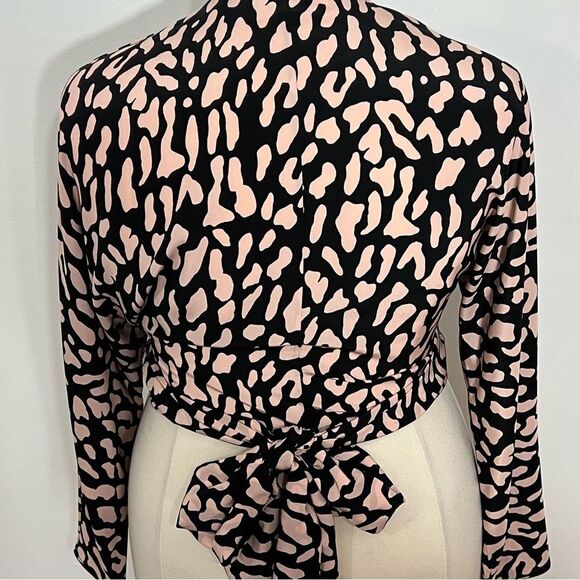 Diane Von Furstenberg (DVF) 100% Silk Pink and Black Leopard print wrap top -- L - Picture 10 of 13
